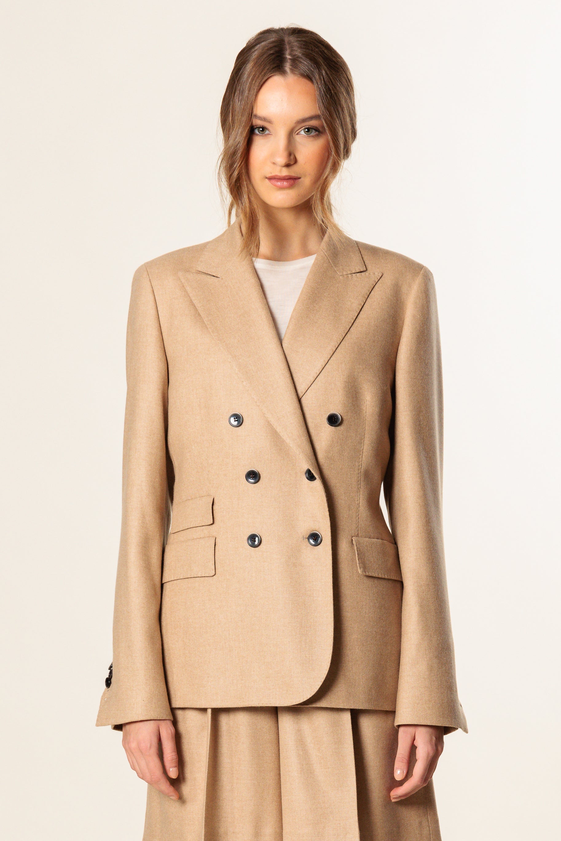 Amanjeda-by-Katrin-Kuldma-women-blazer-made-to-order-Tallinn